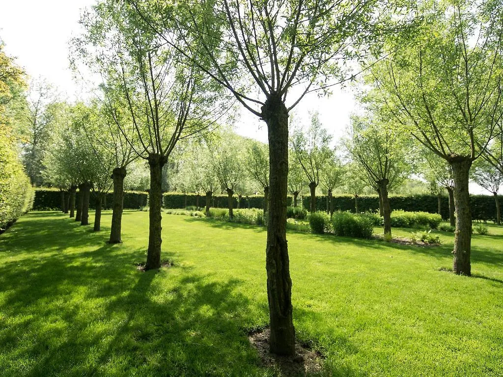 B&B Pronkenburg Lissewege Bed & Breakfast Bruges