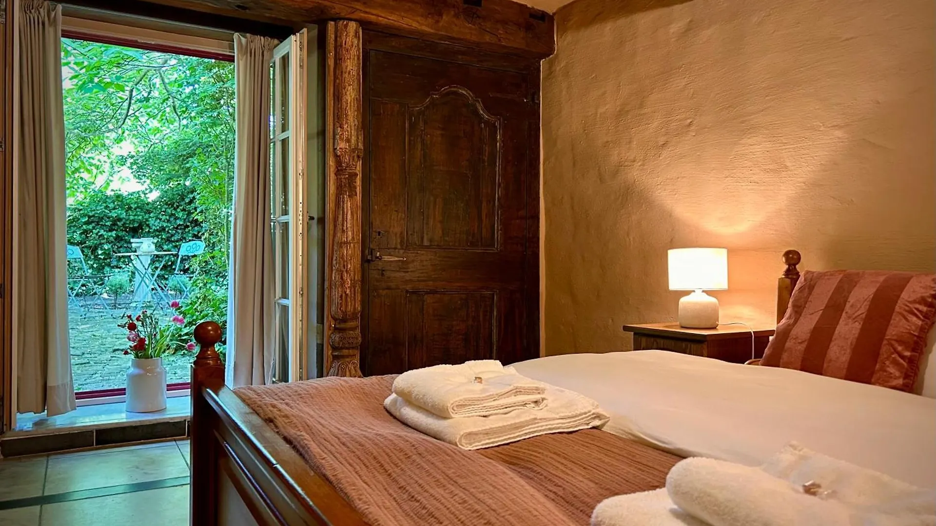 B&B Pronkenburg Lissewege Bed & Breakfast Bruges