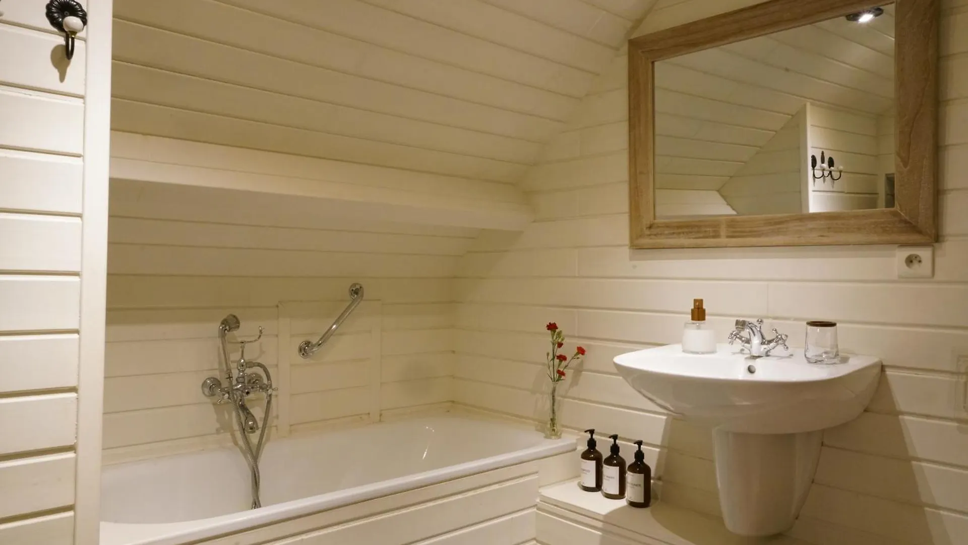 B&B Pronkenburg Lissewege Bed & Breakfast Bruges