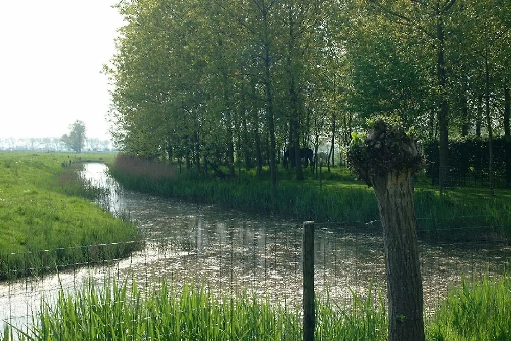 B&B Pronkenburg Lissewege Bed & Breakfast Bruges